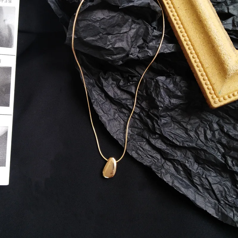 

Simple Gold Color Geometric Water Drop Smooth Pendant Necklace Retro Personality Women's Necklace Clavicle Chain Fashion Jewelry