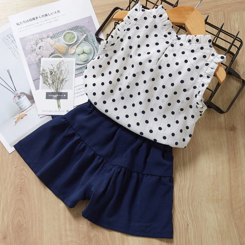 Детский комплект одежды куртка без рукавов в горошек для девочек футболка