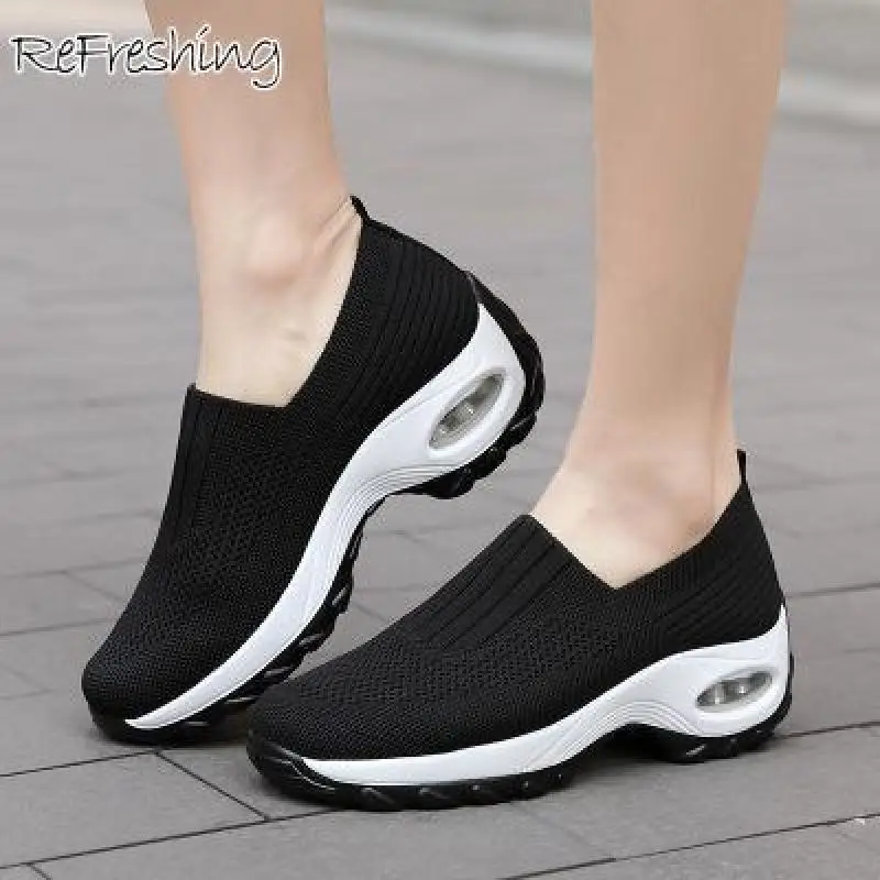 

2021 Sneakers Summer Women Shoes Breathable Mesh Plus Size Solid Color Walking Lady Shoes Lightweight Sports Casual Female shoes