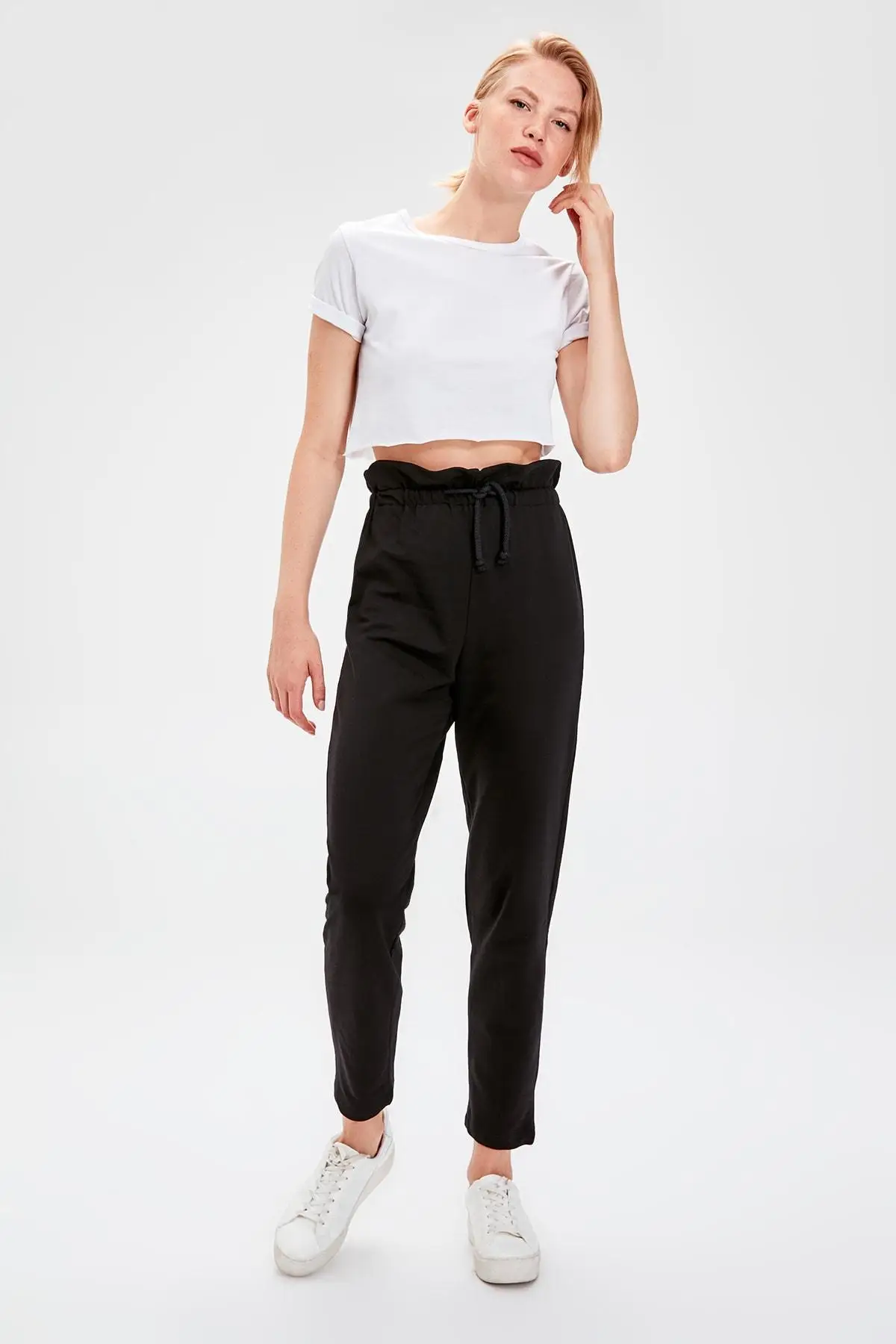 

Trendyol черные трикотажные спортивные штаны Paperbag TWOAW20EA0036