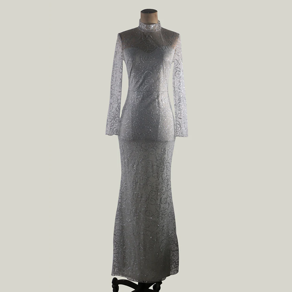 Женское вечернее платье макси в пол элегантное серебристое с блестками и длинным