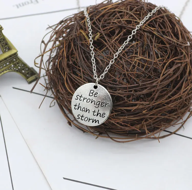 Модные солнцезащитные очки в стиле ретро с круговой резьбой по алфавиту надписи