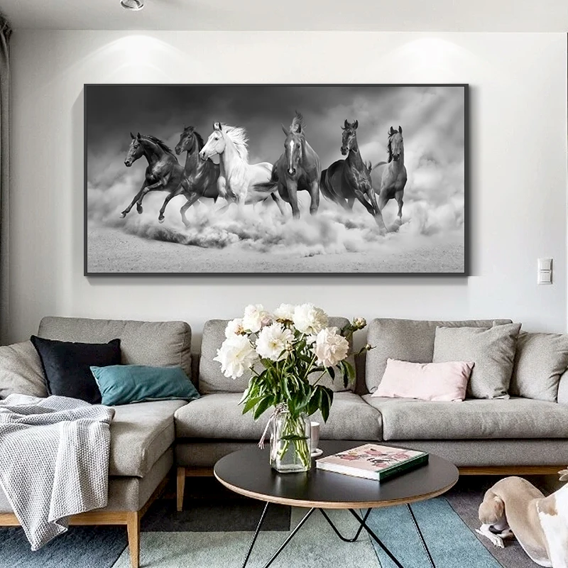 Настенный постер с изображением черно-белой бегущей лошади картины животными
