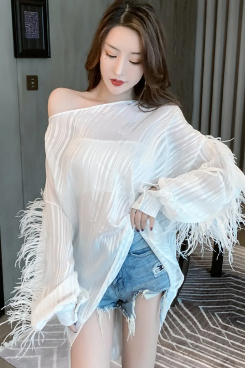 

Sweet French Sexy Off-Shoulder Chiffon Shirt Women Elegant Tassels Feather Loose Long Sleeve Blouse Vacation Blusas 2021 Summer