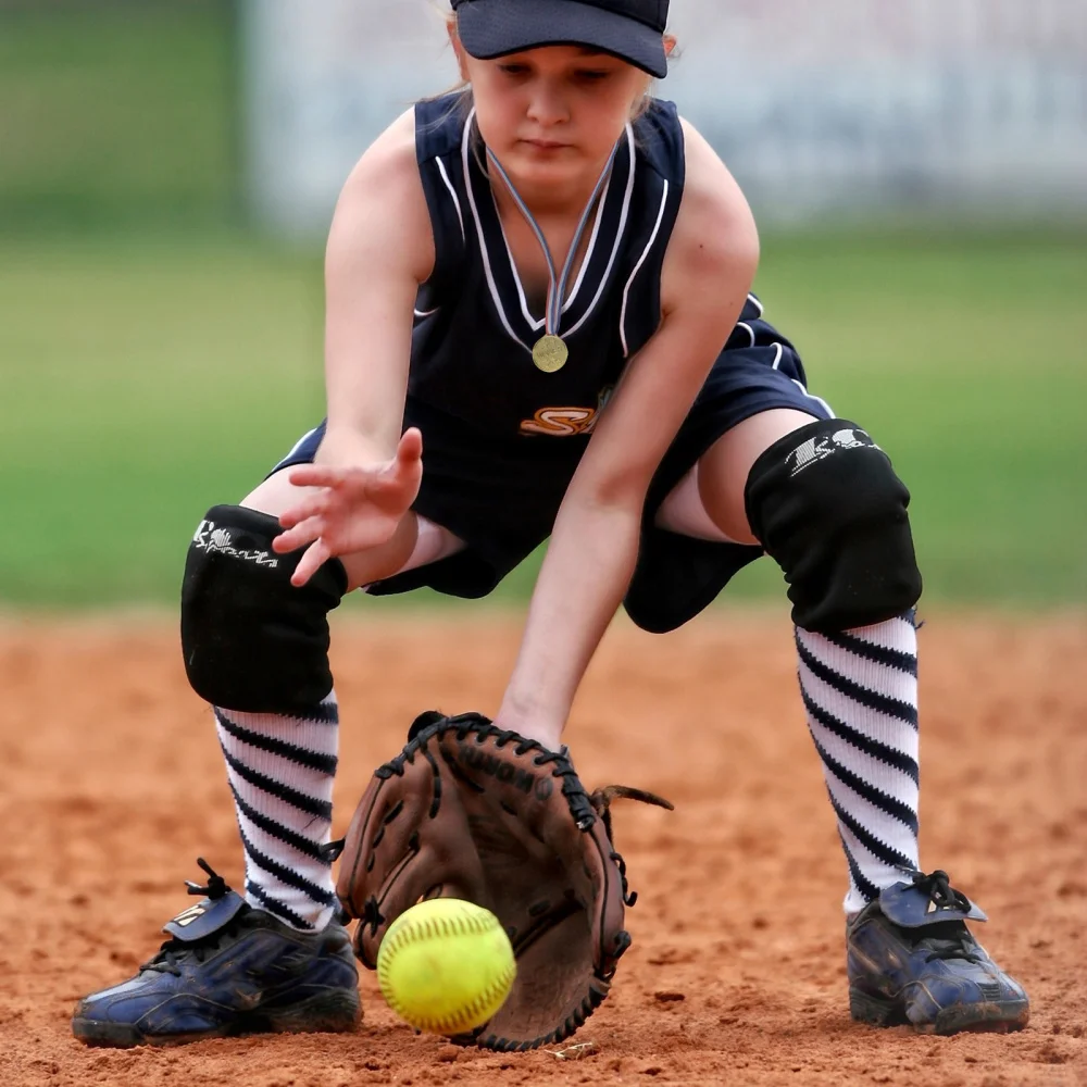 

12pcs Mini Gold Cups Trophy and Award Medals Prizes Small Medals Gift Awards Trophy Toys for Students Sport(6pcs Trophie