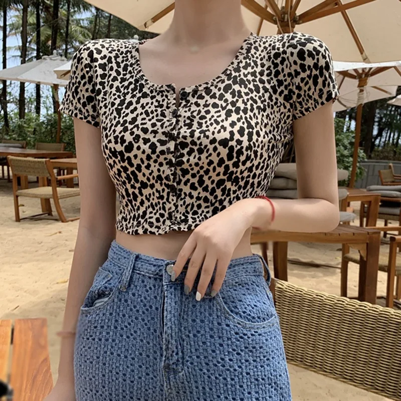 Футболка с леопардовым принтом круглым вырезом и коротким рукавом - купить по