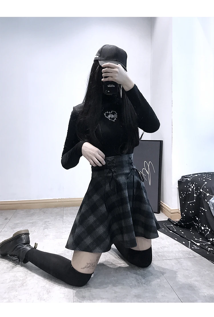 Женская готическая футболка Ruibbit черная однотонная облегающая с длинным рукавом