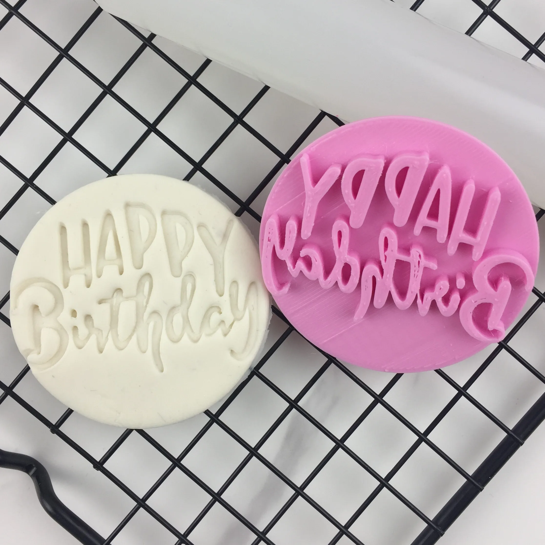 

Happy Birthday Cookies Cookies Cake Mould Baking Tool PLA 3D printing can be customized with various text patterns