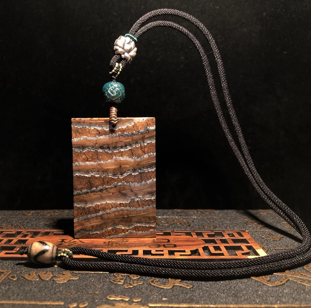 

Pendant Necklace Sweater Chain Natural Primary Color Mammoth Molars Safe and Sound Brand Collection Goods Snow Ba Wrong Gold