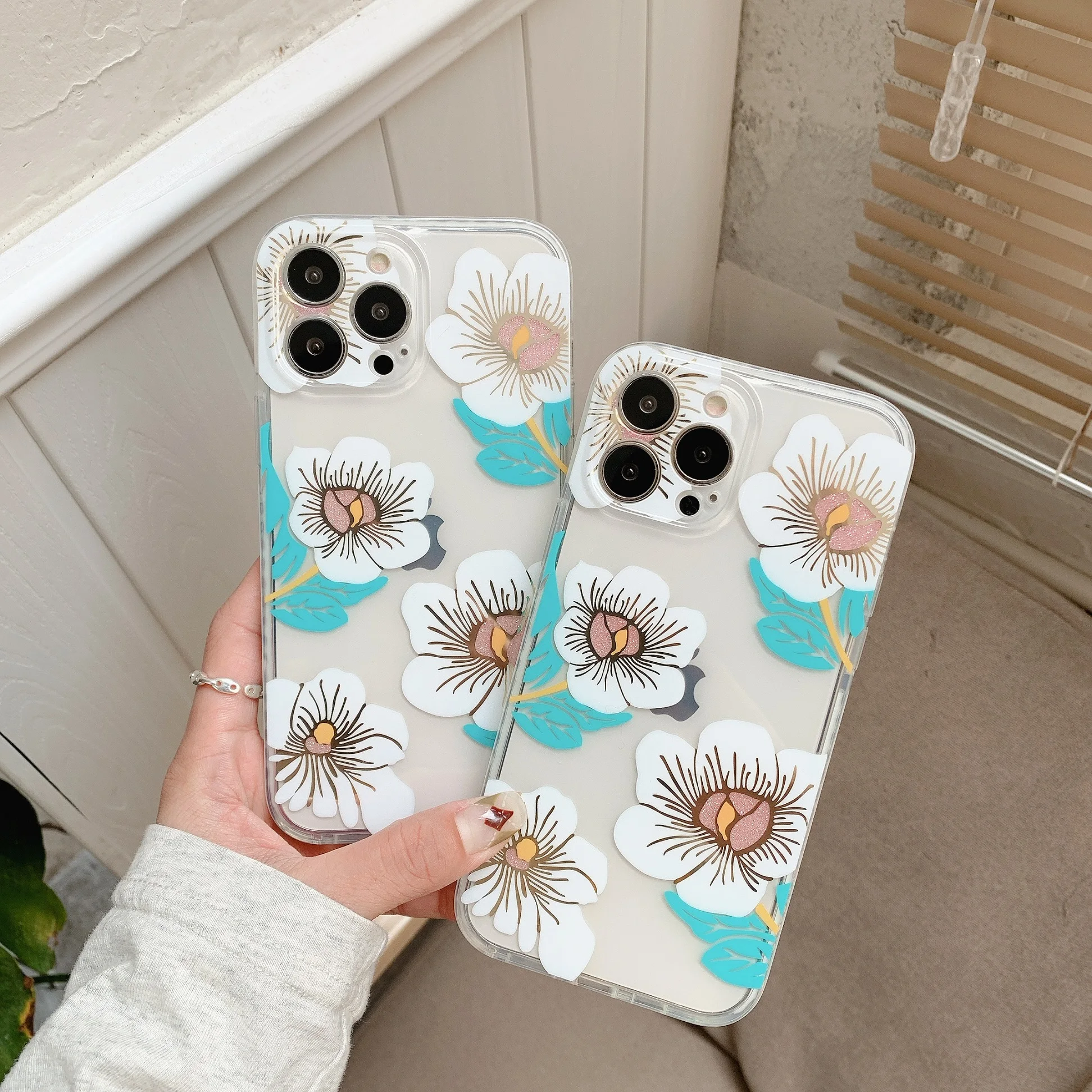 

Phone Case For iPhone 8 7 SE 2020 Plus XR X XS 12 11 13 Pro Max Fashion Thin and Light Plating Silicone Flowers Love Print Cover