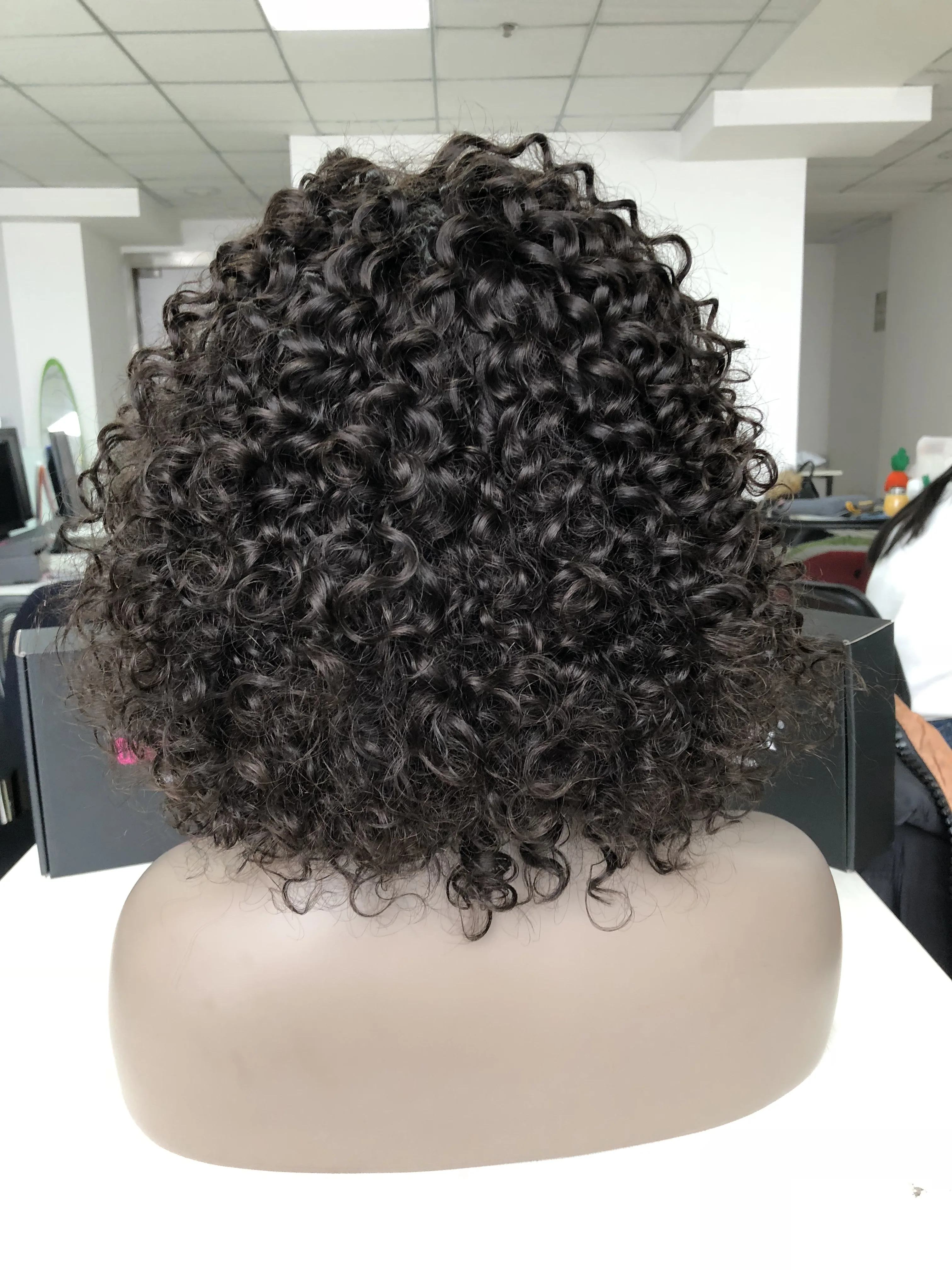 

CURLY BOB