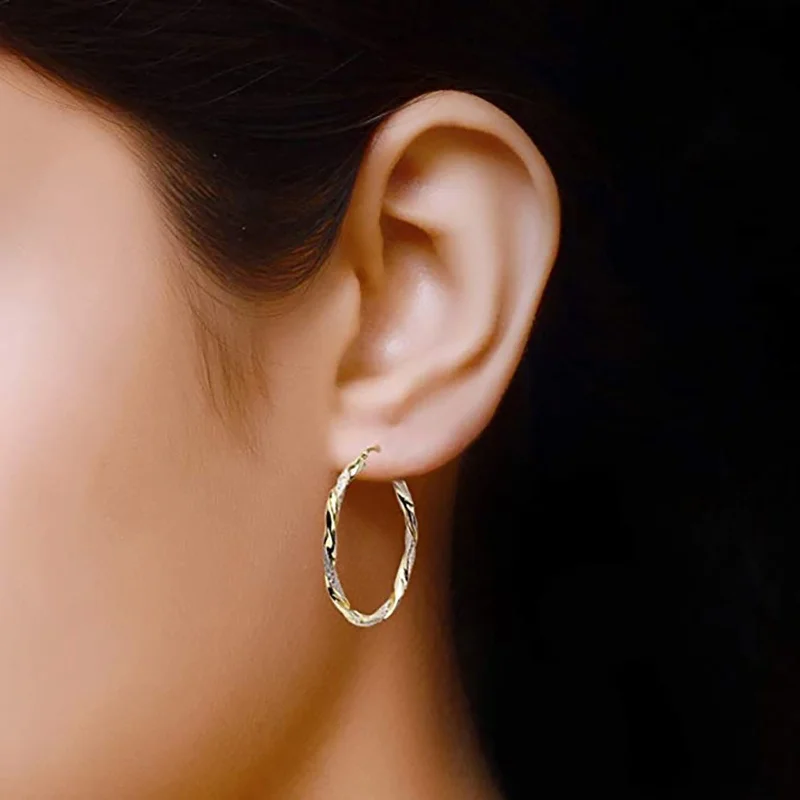 

Fashion Women Twist Hoop Earrings Gold Color Festival Gifts Versatile Style Female Earring Trendy Jewelry 2021 Hot Sale