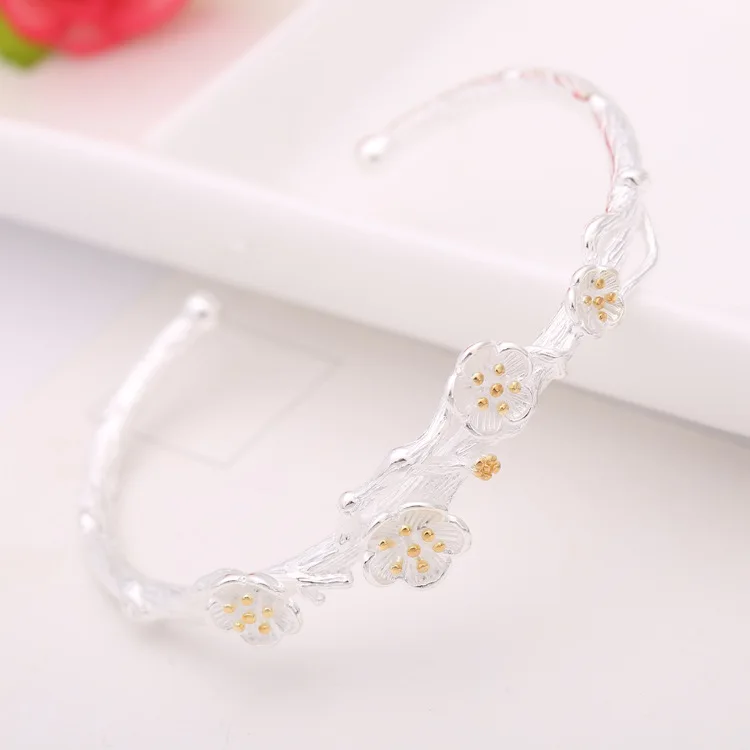 Fashion Charm Women Silver Plated Chain Daisy Flower Charm Bracelets & Bangles for Women Popular Party Wedding Jewelry Best Gift