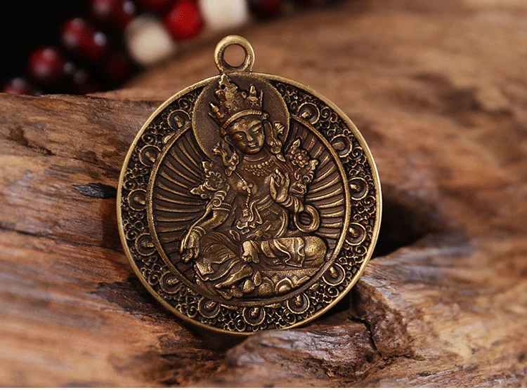 Подвеска-амулет тара Бодхисаттва из тибетской меди с гравировкой | Украшения и