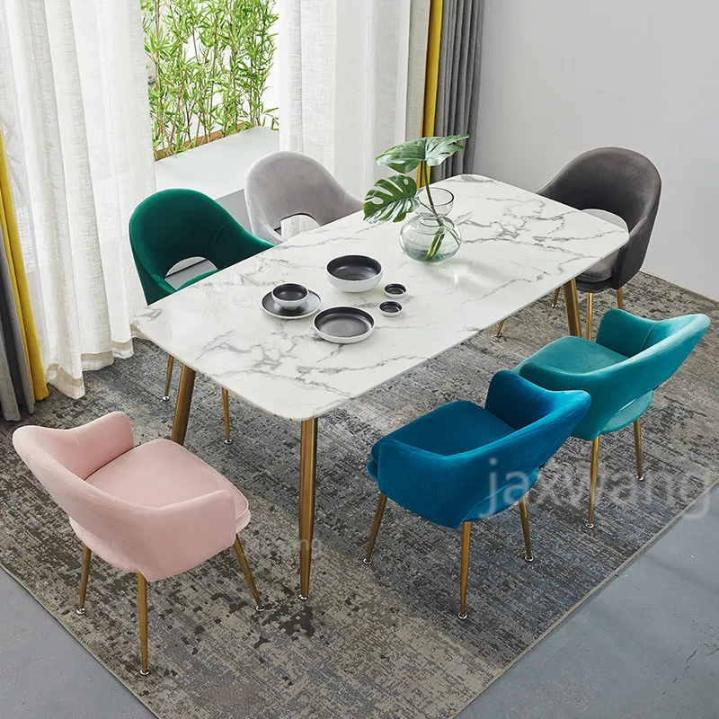 Трендовое золотистое металлическое бархатное обеденное кресло туалетный кофе