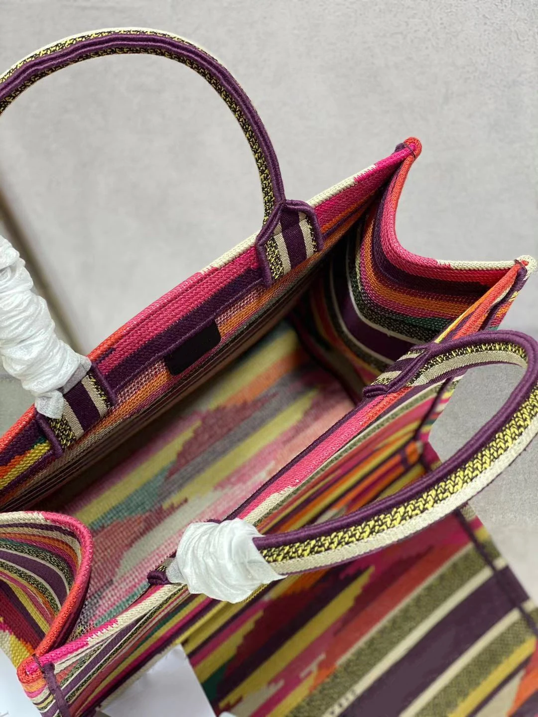 

Embroidery book Tote Bags for Women 2020 Top Designer Luxury Handbags Lady's New Fashion Shoulder Shopping Bag