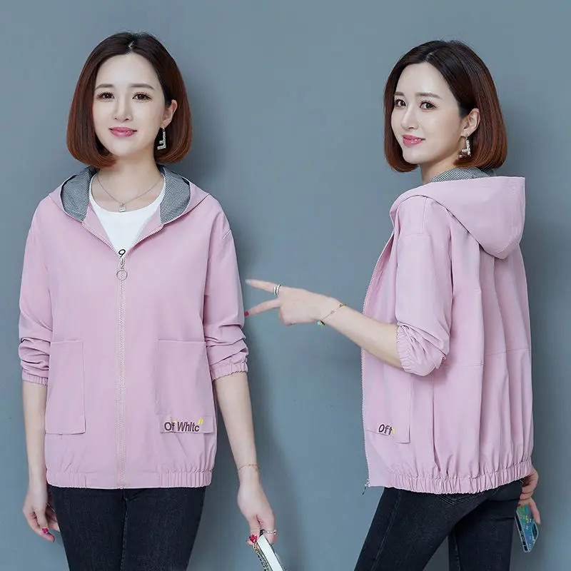 Женская короткая осенняя куртка новая Корейская свободная ветровка с капюшоном