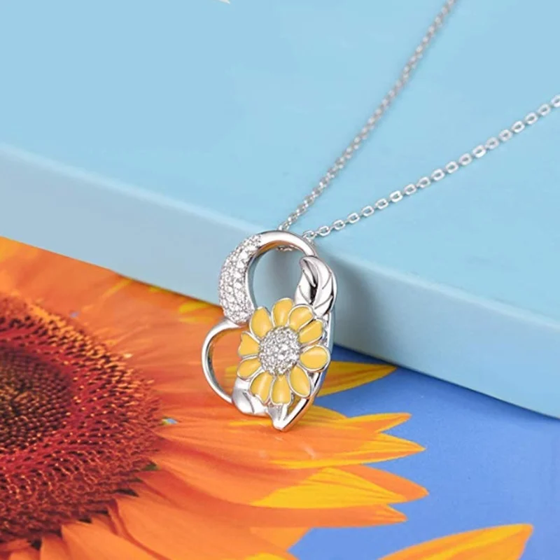 

Fashion Trend Exquisite Wild Heart-shaped Sunflower Shape Ladies Birthday Gift Necklace Anniversary Party Jewelry Wholesale