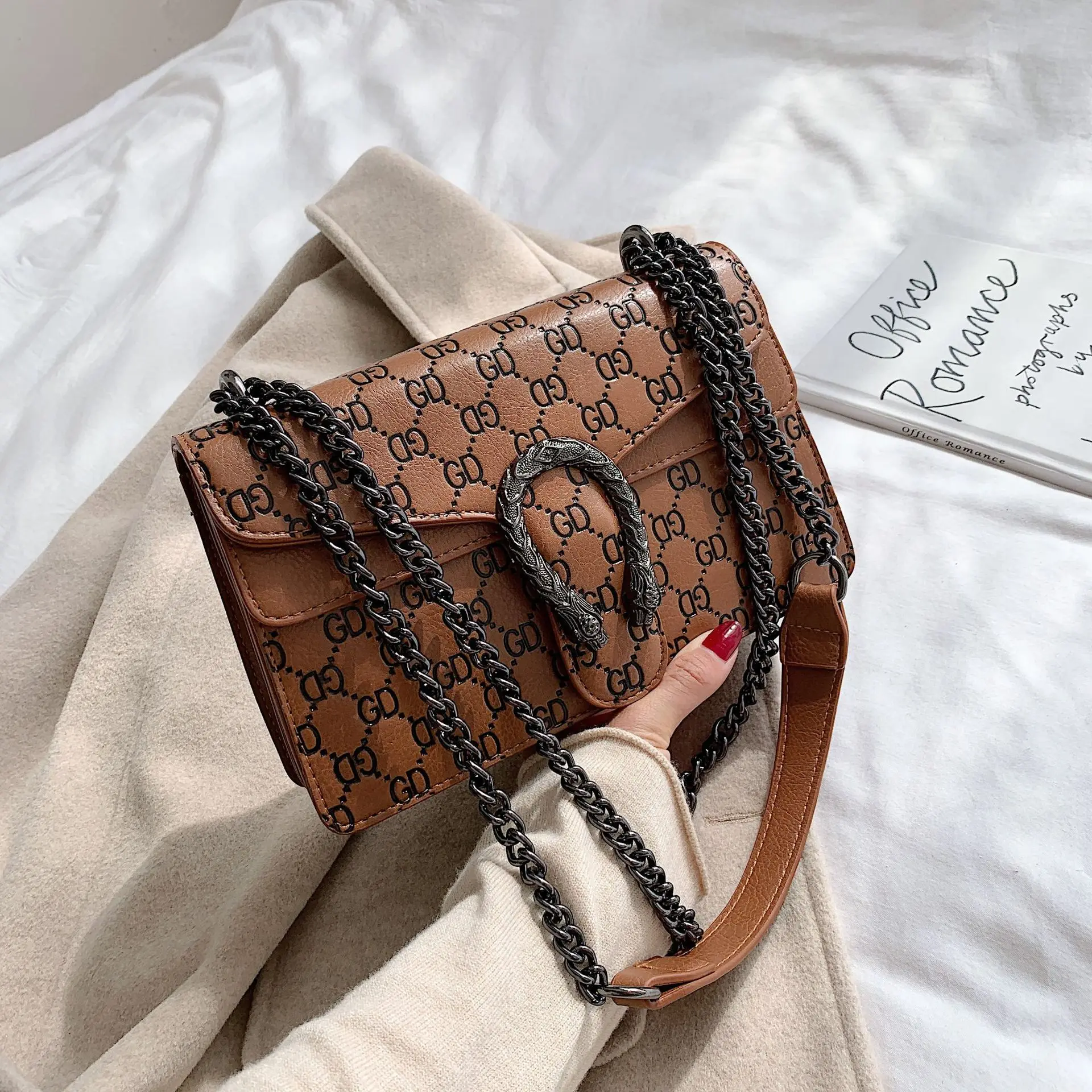 Женская сумка с цепочкой маленькая квадратная Корейская версия тренда женская