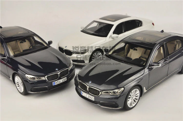 

Модель автомобиля из литейного сплава, серия 7 750Li iscale, 1:18, BMWs