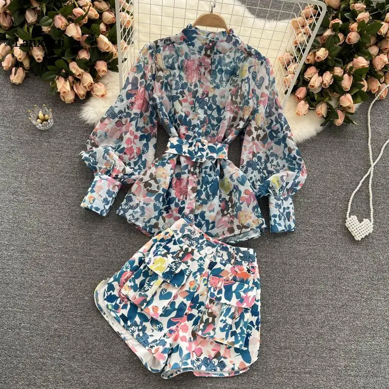 

Spring and Summer New Ladies Style Temperament Puff Sleeve Shirt Women Retro Printed Wide Leg Shorts Two-piece Set