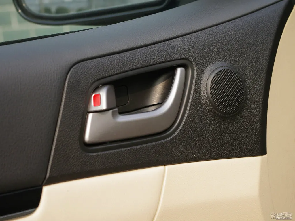 

1pcs inner Door Handle front rear left / right side for Chinese GEELY EC7 FE-1 Auto car motor parts