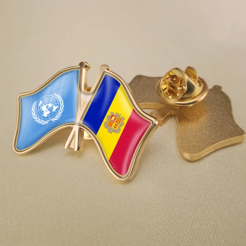Перекрещивающиеся двойные шпильки для лацканов с ООН и Andorra|Броши| |