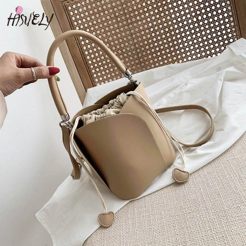 

HISUELY Women's Casual Tassel Buckets Bag 2022 High Quality Lady Shoulder Bag High Quality PU Leather Handbags Designer Totes