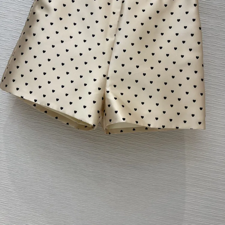 

2021 Summer Women's Wear New Elegant Age-reducing Love Printed Medium and High Waist Casual Shorts