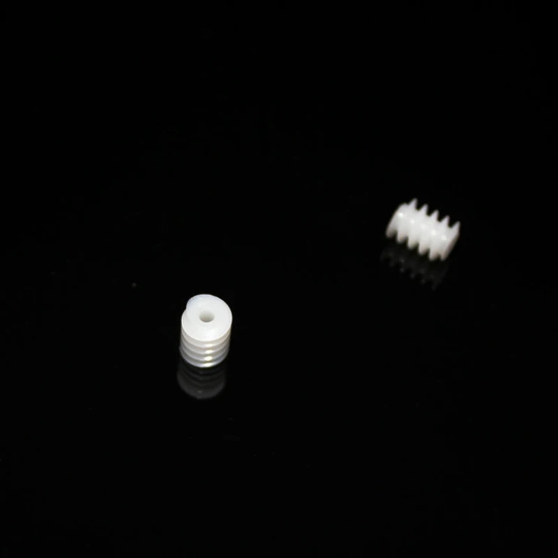 белая правая пластиковая червячная турбина W6 * 82A