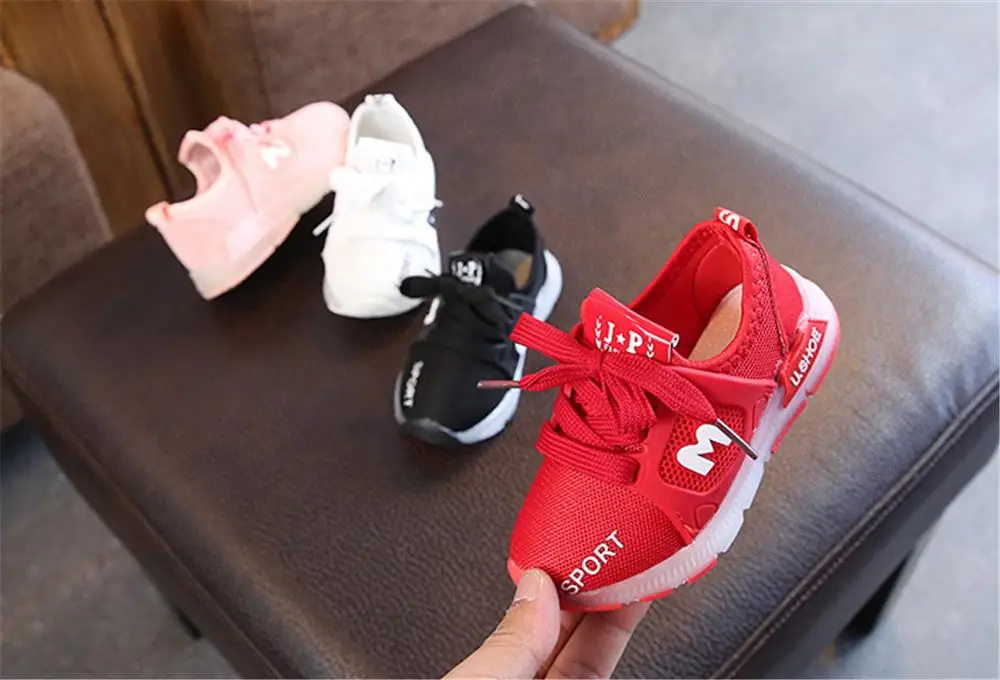 

XIaying Smile Spring summer 2019 children leisure light shoes girl mesh walking shoes boy soft bottom LED flashing shoes M311