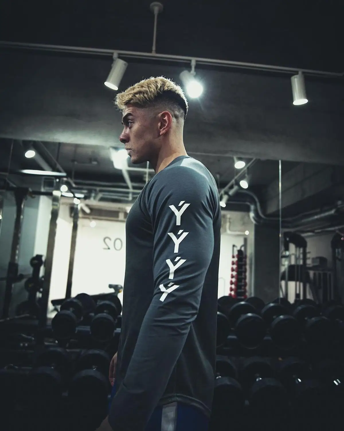 Новейшая футболка LYFT для бега мужская спортивная бодибилдинга компрессионный