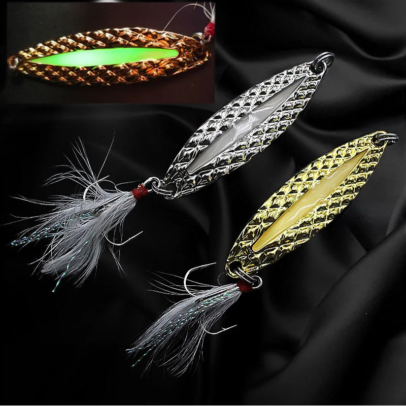 

1Pcs Luminous Spinner Spoon Metal Lures 10g 15g 20g Feather Treble Hook Artificial Bait For Bass Trout Pesca Fishing Tackle