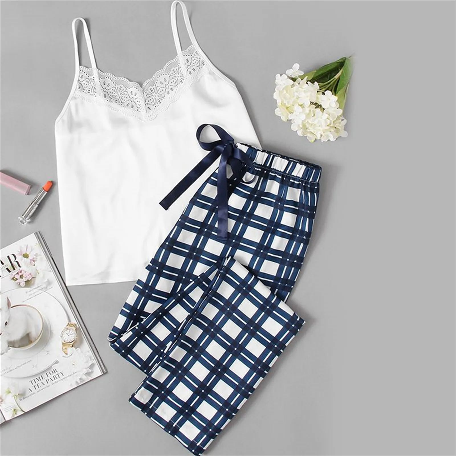 

Fashion Women's Pajama Sets Sexy Sleeveless White Lace Embellished Camisole Top Check Long Pants Ladies Intimate Sleepwear