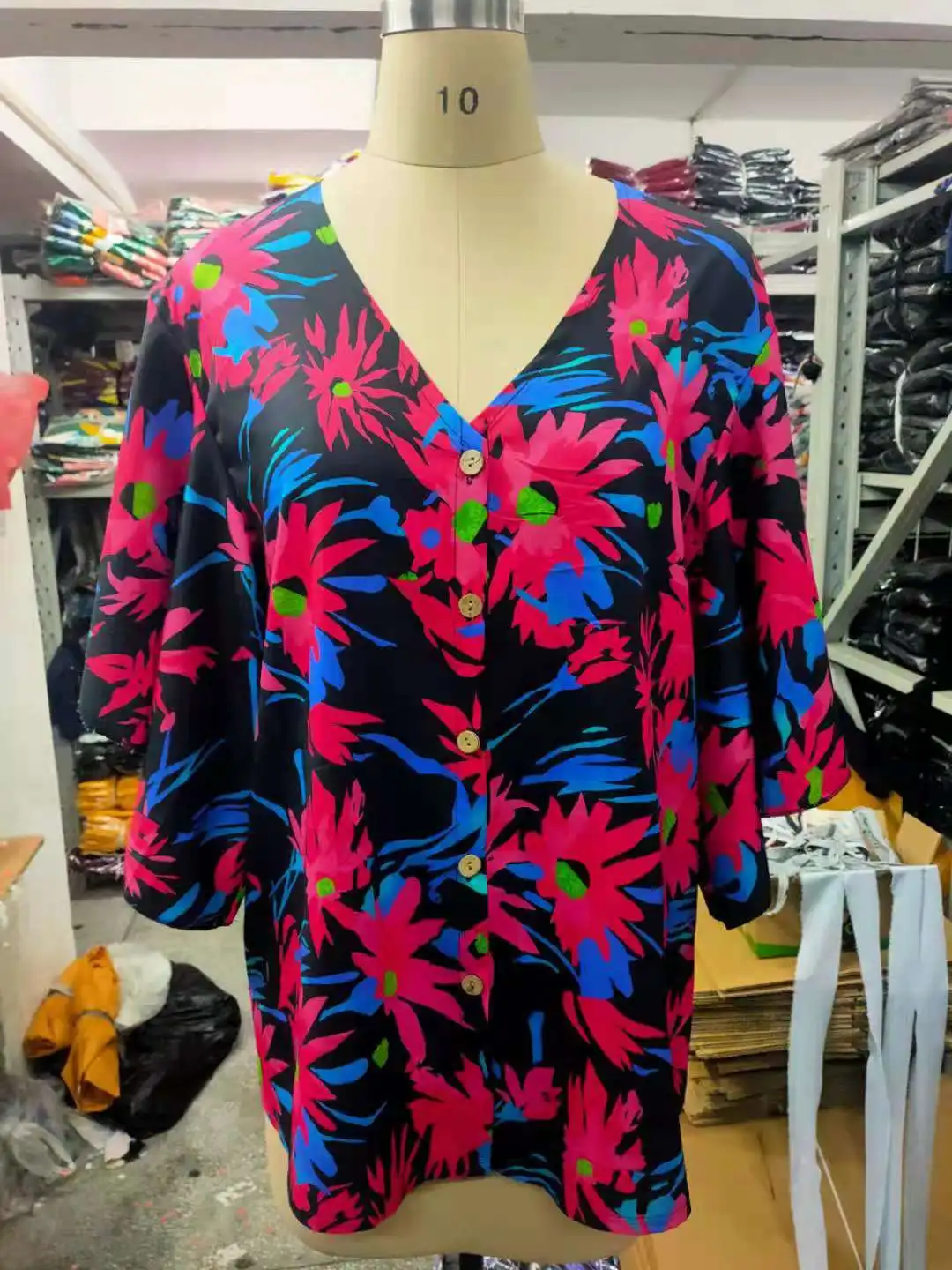 

Women Blouses Summer Vintage Tees Button V Neck Sexy Casual Befree Short Sleeve 5XL Big Large Tops Plus Sizes Shirts 2021 New