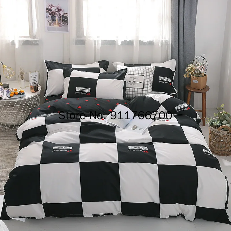 Черно белые простыни и наволочки в клетку с сердечками для взрослых детей