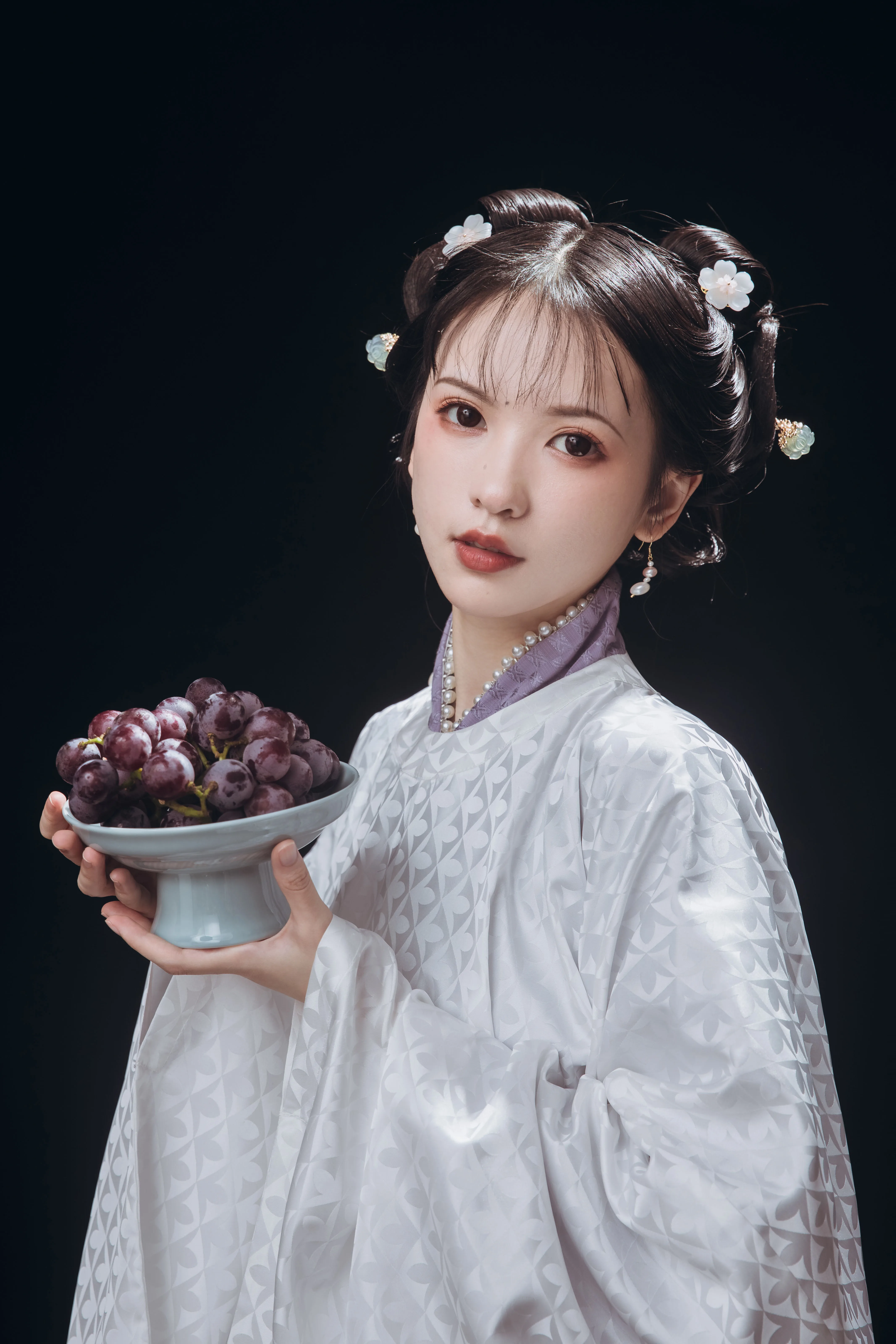 

На дистанционном управлении [имитация жемчуга в оригинальной одежде hanfu Ming in dark grain joker white spot