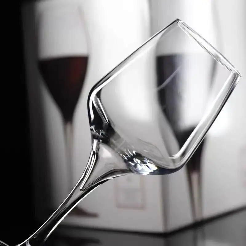 

2PCS/Creative Goblet with Diamond Shape
