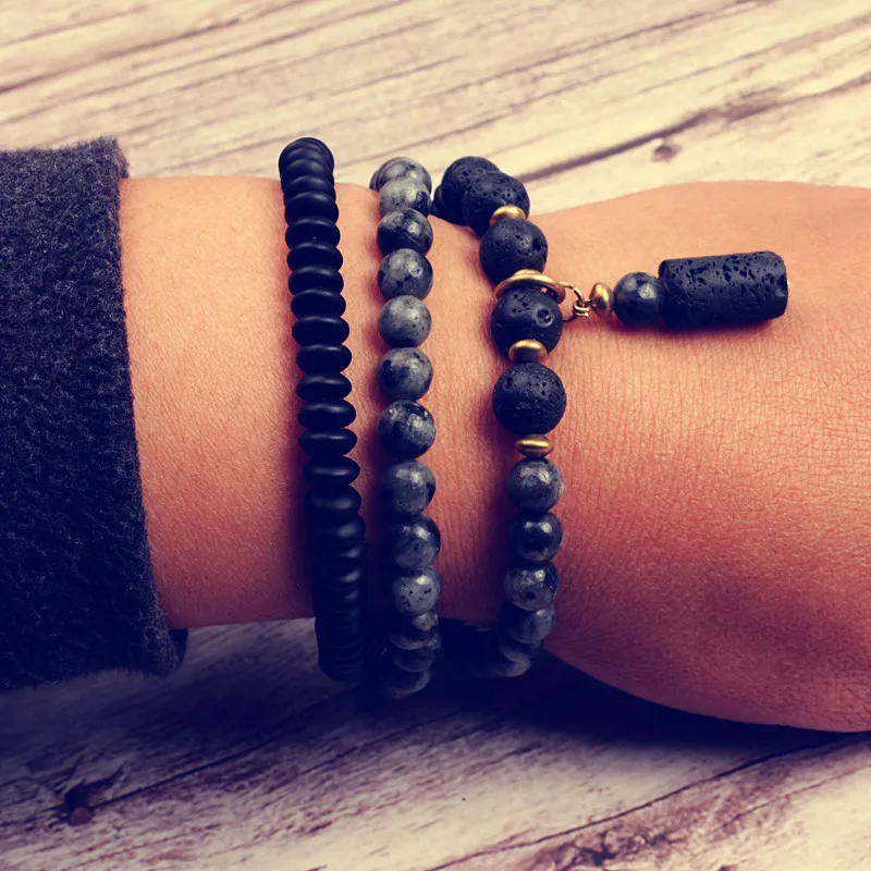 Многослойный браслет ручной работы из натурального лавового камня и черного