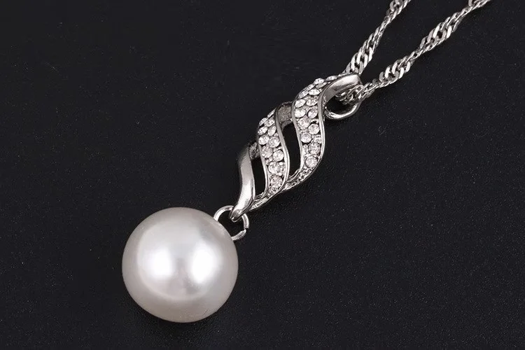 Женское Ожерелье с жемчугом комплект из сережек гвоздиков искусственным яркое