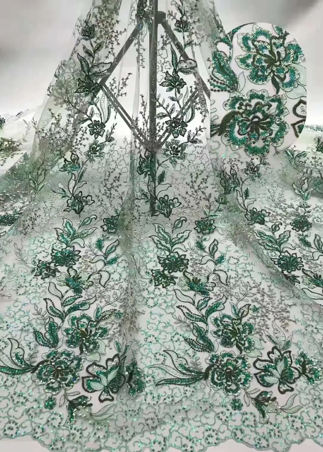 

Green French Net Lace Fabric Embroidery of Flower African Tulle Mesh Lace High Quality With Sequins Lace For Engagement Dress 02