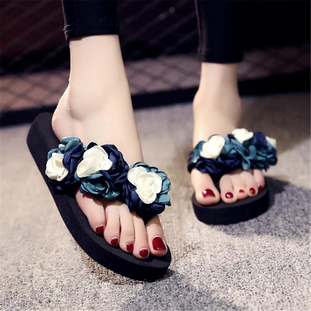 Шлепанцы женские в стиле бохо сандалии на танкетке для дома пляжная обувь отдыха