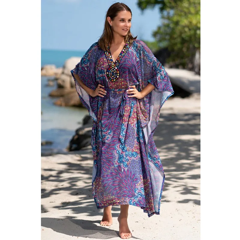 Этническое Фиолетовое Женское Платье оверсайз с принтом павлиньих перьев в