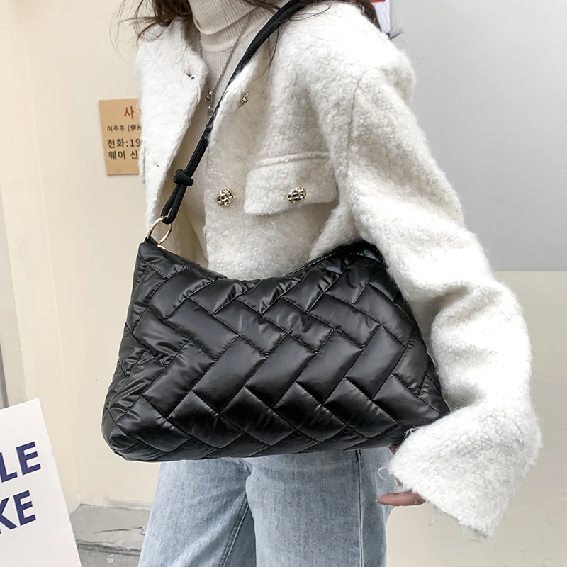

SWDF Luxury Designer Big High Capacity Nylon Shoulder Crossbody Bags for Women 2021 Hit Winter Trending Quilted Padded Handbags