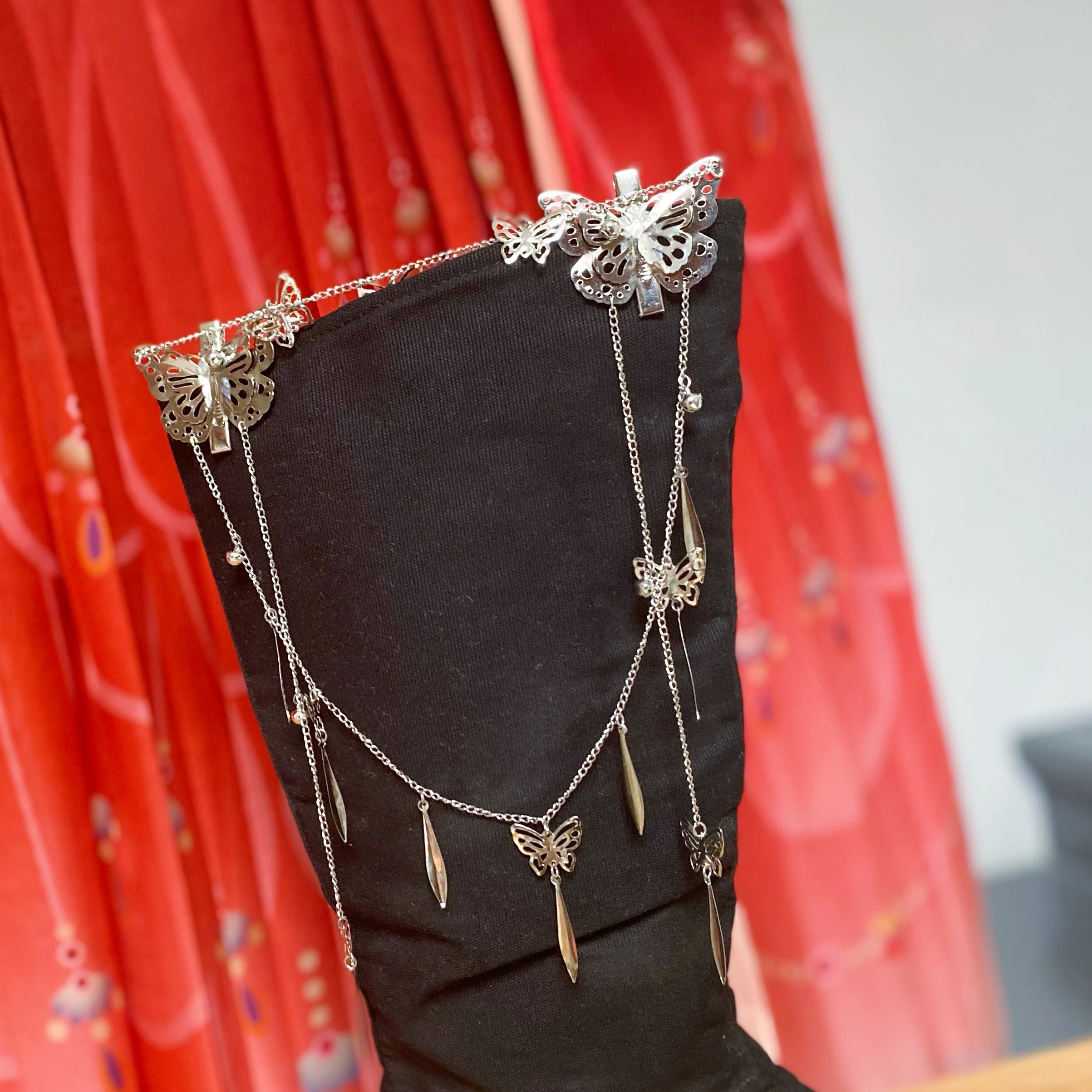 

Anime Tian Guan Ci Fu Hua Cheng Silver Butterfly Alloy Boots Chain Ornament Cosplay Costume Props Shoes Accessories