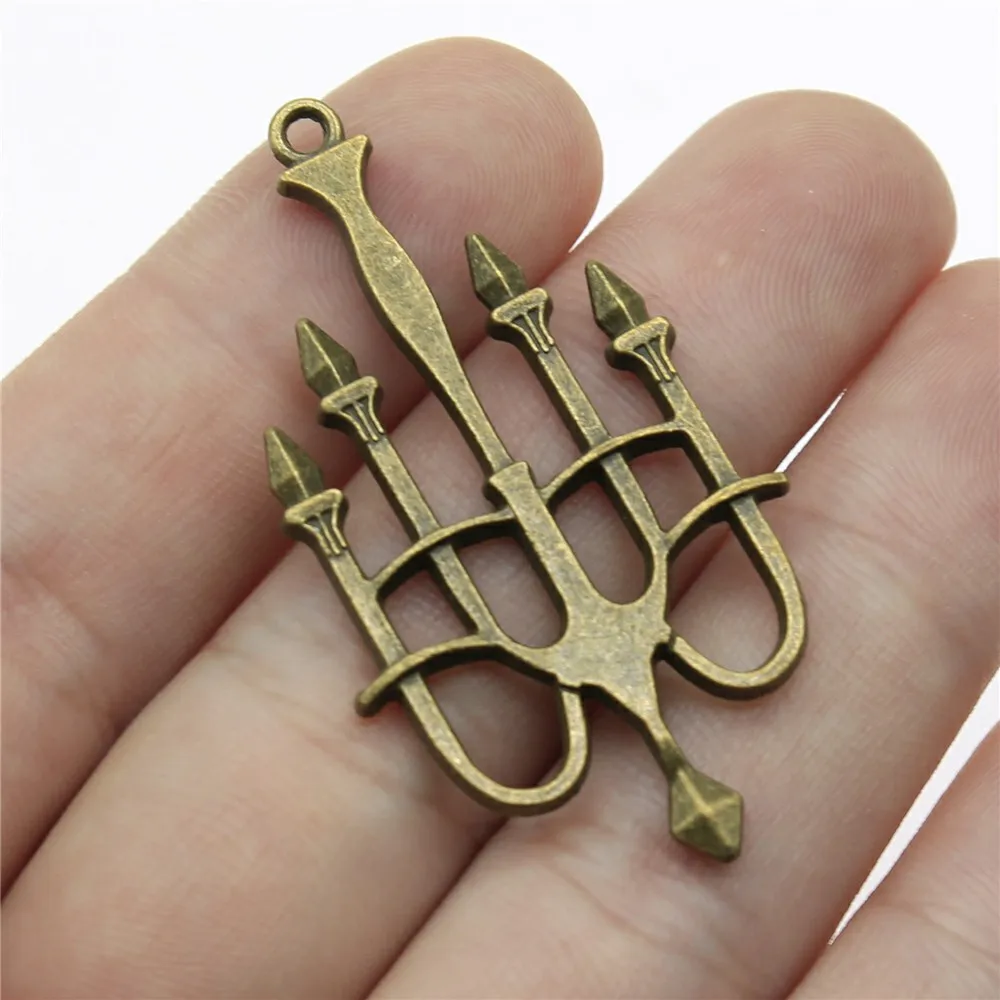 WYSIWYG 2 шт. Висячие подсвечники Подвески Старинные серебристого цвета средневекового обаяния размером 50x27 мм.