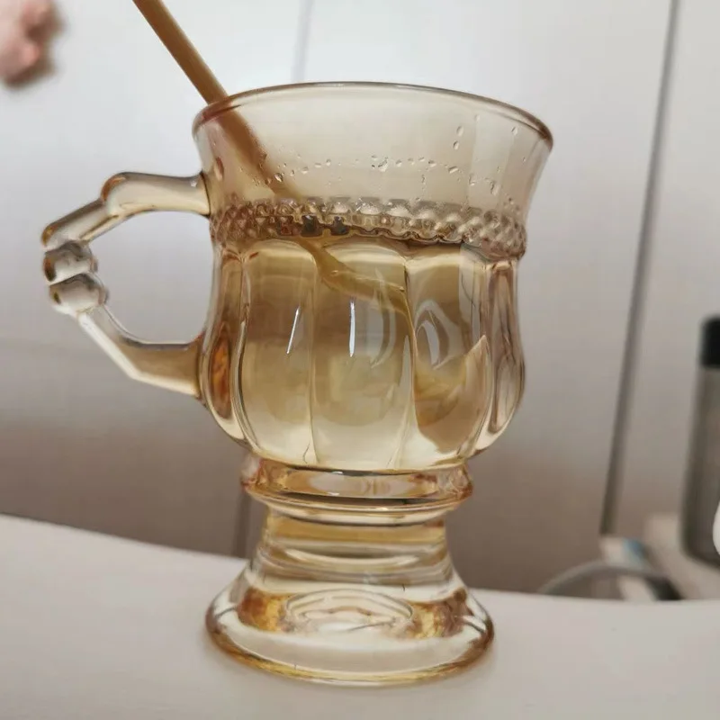 

Retro embossed glass goblet mini high-value champagne glass restaurant cafe wine glass milk tea homestay decoration