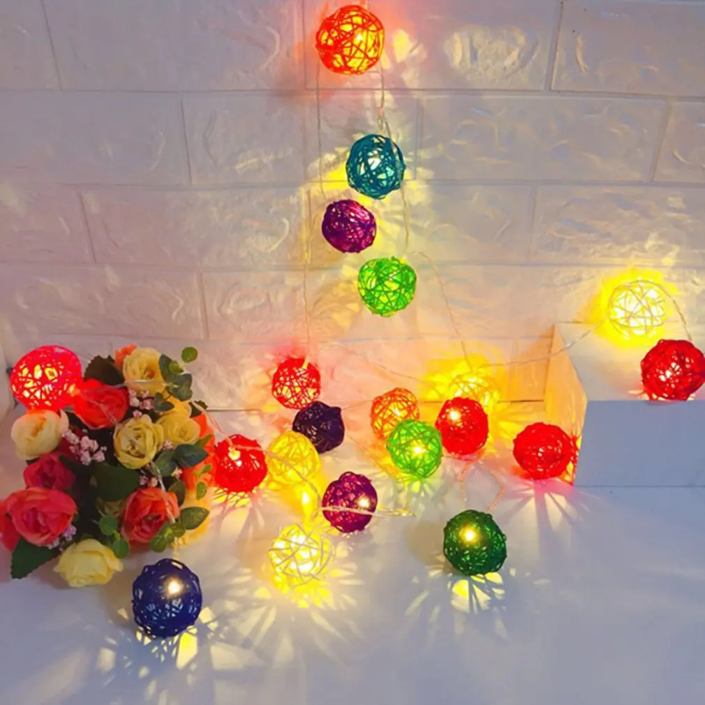 Светодиодная гирлянда с шариками из ротанга медный провод на батарейках