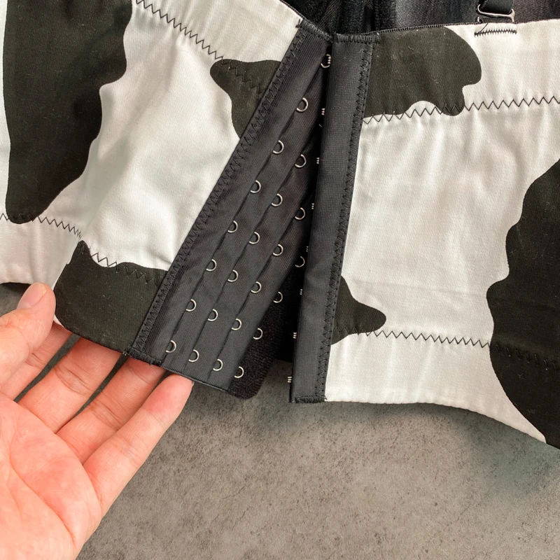 

2021 summer new crop tops sexy spaghetti strap tanke top women built in bra off shoulder sleeveless colorblock camis for women