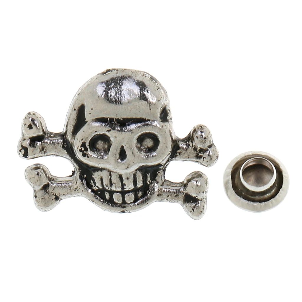 Серьги пусеты в готическом стиле с черепами серебристые черные кожаные